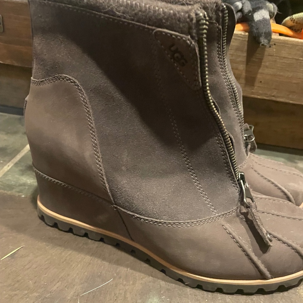 Ugg front zip ankle boot with heel